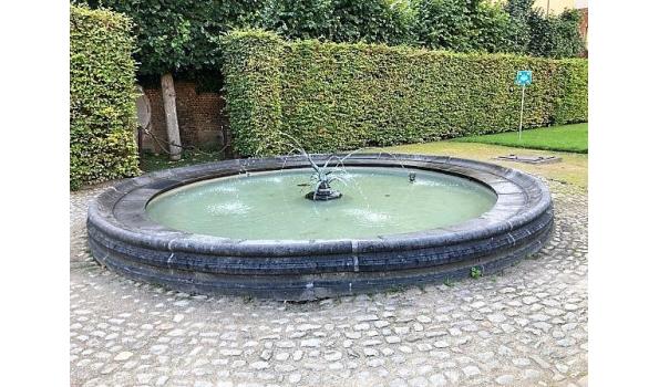 fontein elementen, afkomstig uit de Rubenstuin  (bevindt zich op Antwerpsebaan 110,  2040 Berendrecht)